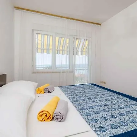 Four-bedroom In Iii *