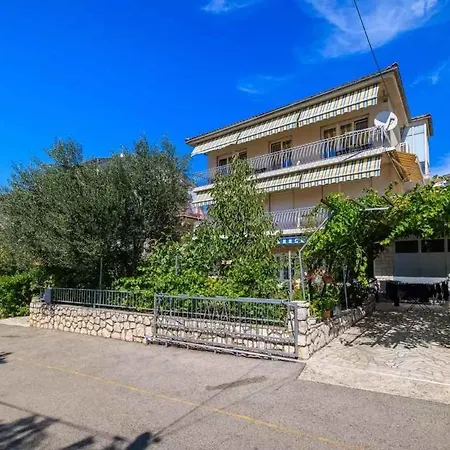 Four-bedroom In Iii