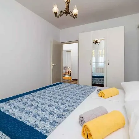Four-bedroom In Iii