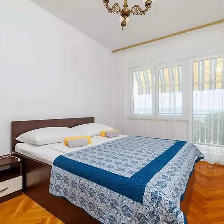 דירה Four-bedroom In Iii
