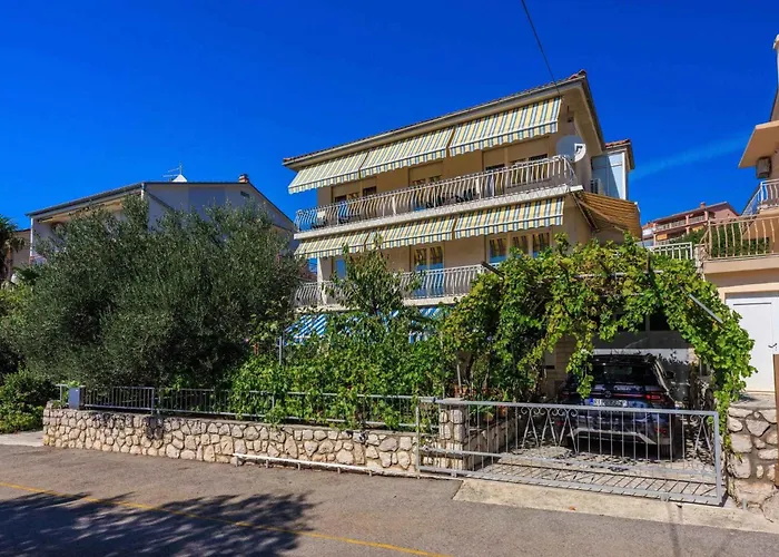 Apartament Four-bedroom In Iii