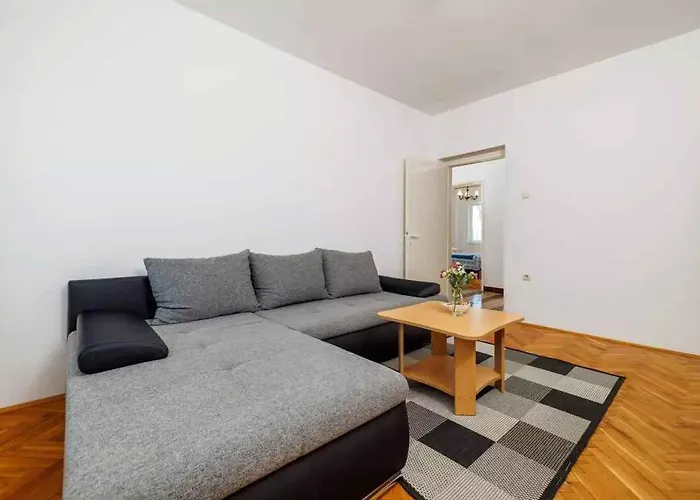 Four-bedroom In Iii Crikvenica