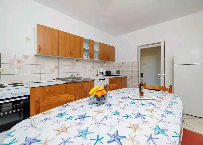 Four-bedroom In Iii Apartament *