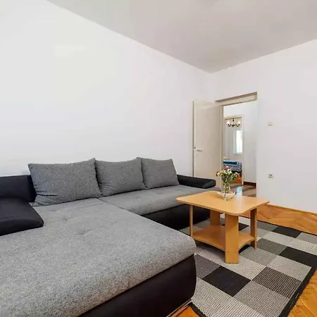 Four-bedroom In Iii Crikvenica