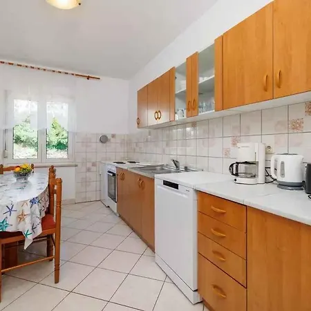 Four-bedroom In Iii *