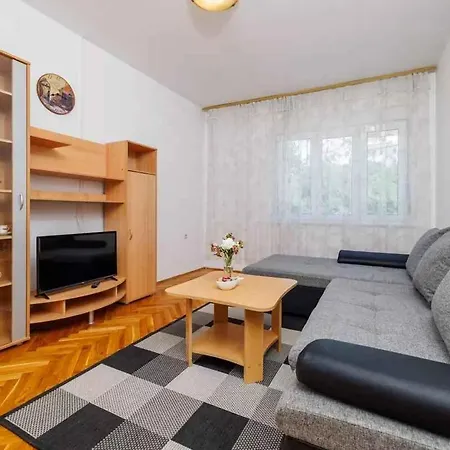 Apartment Four-bedroom In Iii