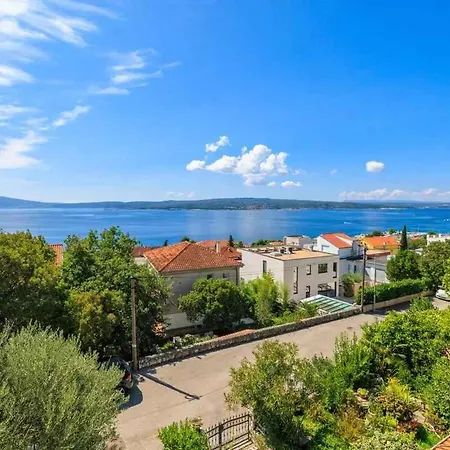 Apartament Four-bedroom In Iii Crikvenica