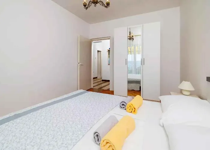 Apartment Four-bedroom In Iii