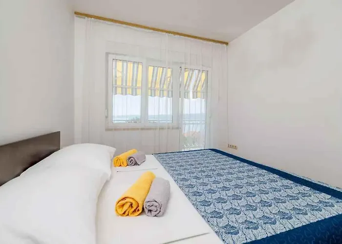 Four-bedroom In Iii *