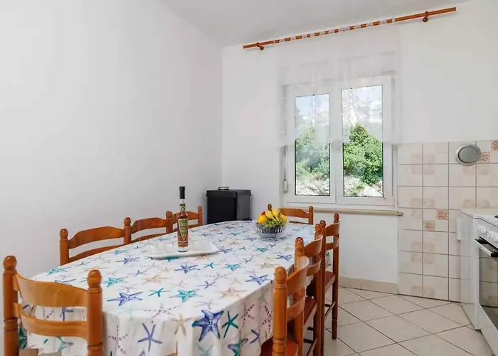 Four-bedroom In Iii Daire